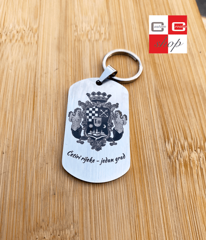Grb grada Karlovca, personalizirana laserski gravirana pločica od visoko kvalitetnog nehrđajučeg medicinskog čelika u više veličina i boja, sa lančićem srebrne boje - CustomCroatiaShop