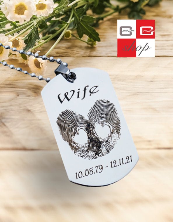 Sjećanje na suprugu, godišnjica, sa otiscima.....personalizirana laserski gravirana pločica sa lančićem. - CustomCroatiaShop